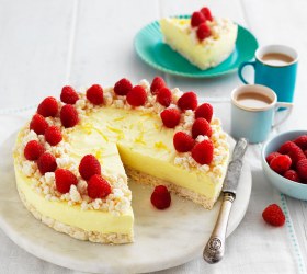 Lemon and White Chocolate Crackle Cheesecake